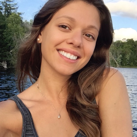 Meet your Posher, Gabrielle - Picture 1 of 1